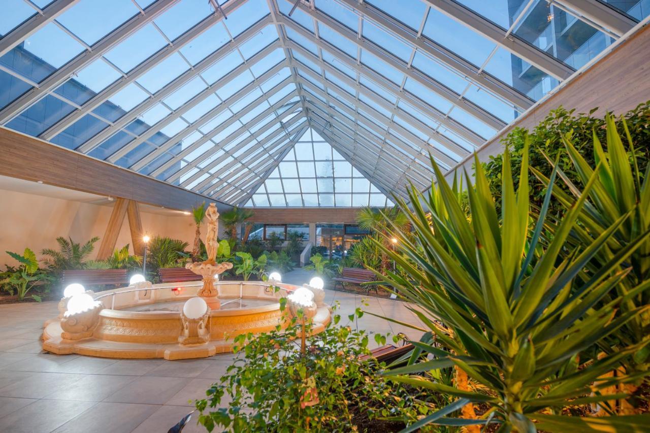 Olymp IV Hotel Колобжег Екстериор снимка